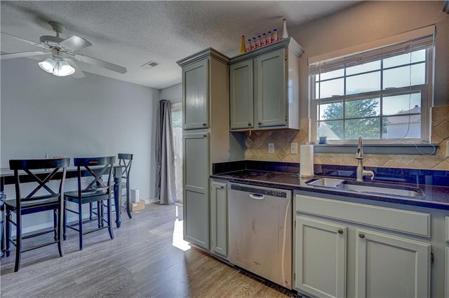 1314 SE Norwood Drive, Lee's Summit, MO 64081