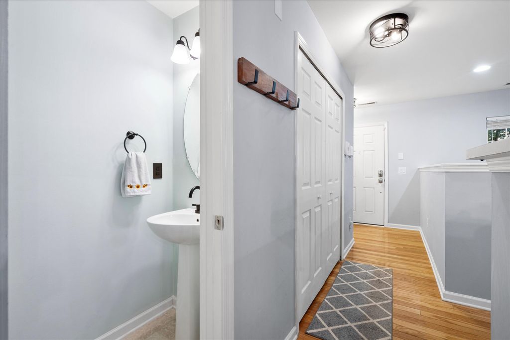 Image 14 of property listing at 8741 Grassy Oak Trail, North Charleston, SC 29420