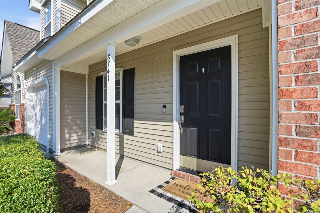 Image 3 of property listing at 8741 Grassy Oak Trail, North Charleston, SC 29420