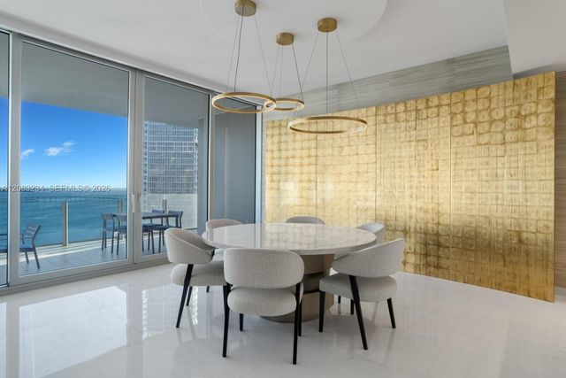 300 Biscayne Blvd Way 3302, Miami, FL 33131
