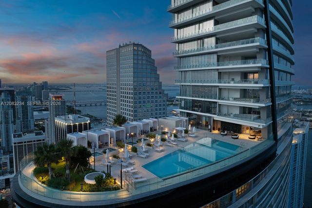 300 Biscayne Blvd Way 3302, Miami, FL 33131