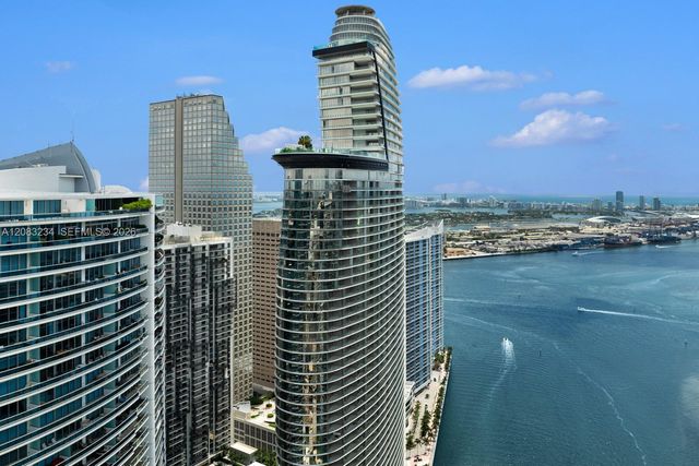 300 Biscayne Blvd Way 3302, Miami, FL 33131