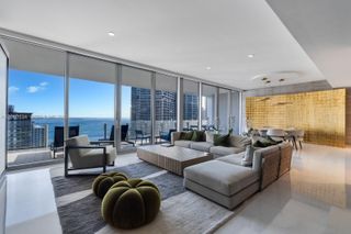 300 Biscayne Blvd Way 3302, Miami, FL 33131