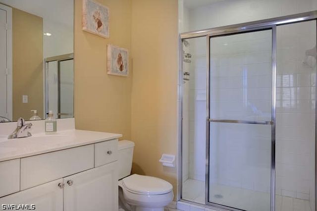 400 FLAGSHIP DR 604, Naples, FL 34108