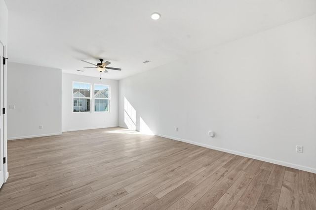 12401 S Acacia Drive, Lee's Summit, MO 64086