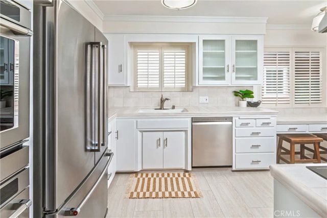 220 S Reese Place, Burbank, CA 91506