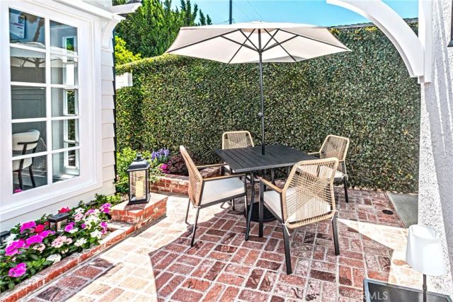 220 S Reese Place, Burbank, CA 91506