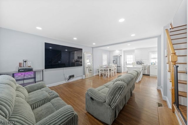 1066 W Chestnut St, Union Twp., NJ 07083