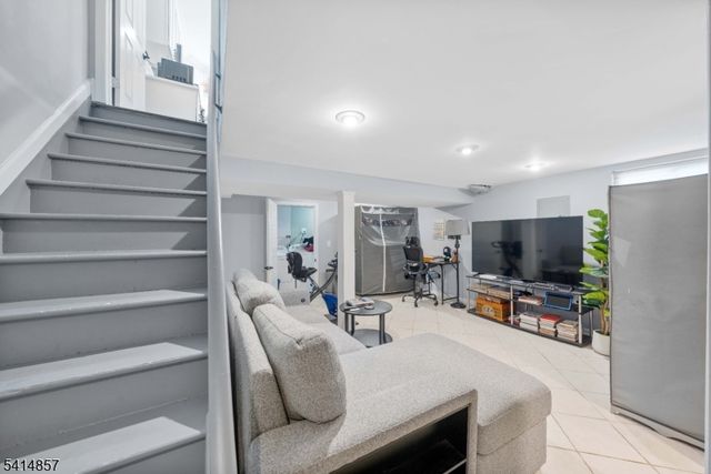 1066 W Chestnut St, Union Twp., NJ 07083