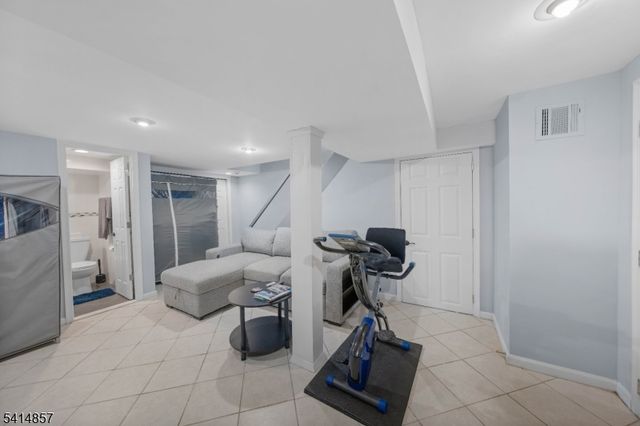 1066 W Chestnut St, Union Twp., NJ 07083