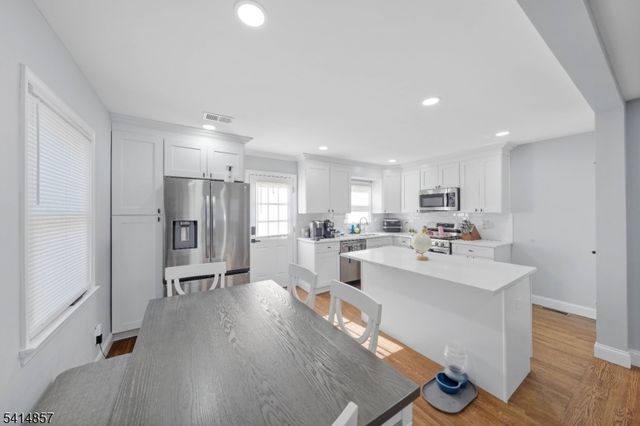 1066 W Chestnut St, Union Twp., NJ 07083