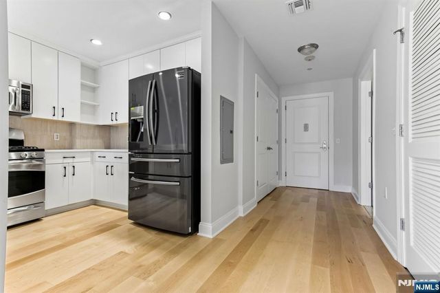 48 Park Street 517, Montclair, NJ 07042