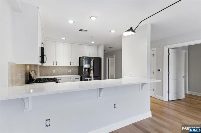 48 Park Street 517, Montclair, NJ 07042