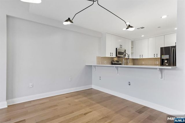 48 Park Street 517, Montclair, NJ 07042