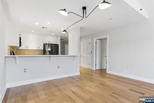 48 Park Street 517, Montclair, NJ 07042