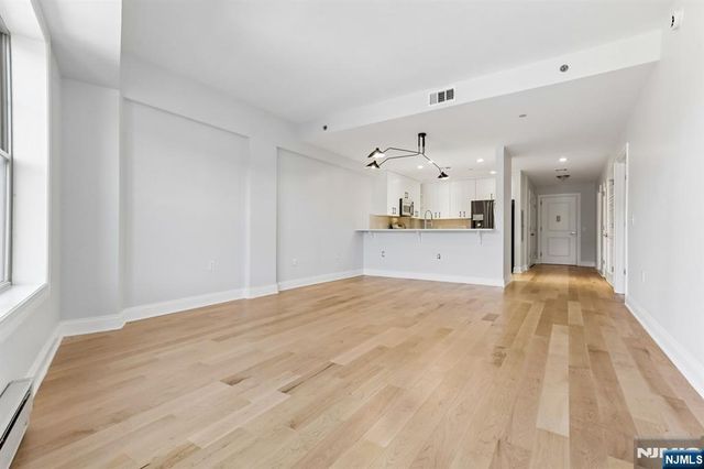 48 Park Street 517, Montclair, NJ 07042