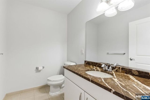 48 Park Street 517, Montclair, NJ 07042