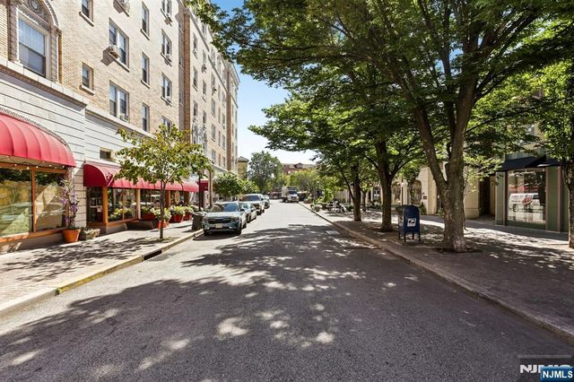 48 Park Street 517, Montclair, NJ 07042