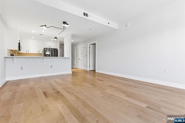 48 Park Street 517, Montclair, NJ 07042