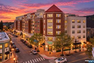 48 Park Street 517, Montclair, NJ 07042