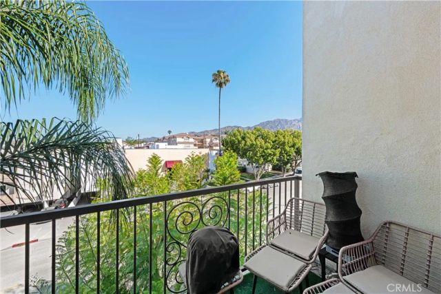 626 E Orange Grove Avenue 301, Burbank, CA 91501