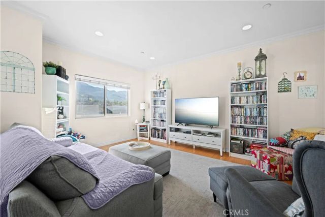 626 E Orange Grove Avenue 301, Burbank, CA 91501