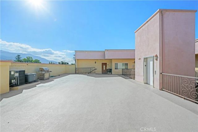 626 E Orange Grove Avenue 301, Burbank, CA 91501