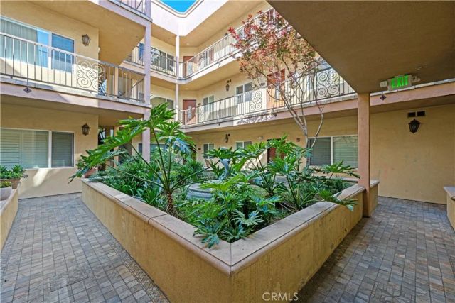 626 E Orange Grove Avenue 301, Burbank, CA 91501