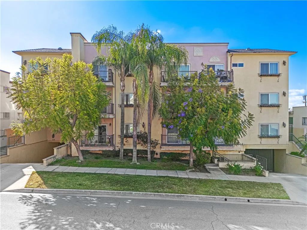 626 E Orange Grove Avenue 301, Burbank, CA 91501