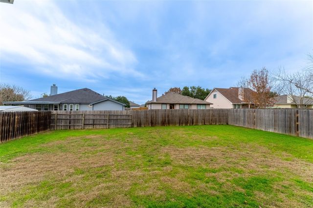 109 Granite Shoals DR, Kyle, TX 78640