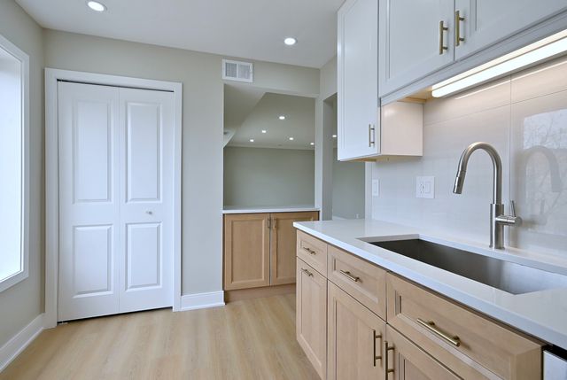 945 E Kenilworth Avenue 312, Palatine, IL 60074