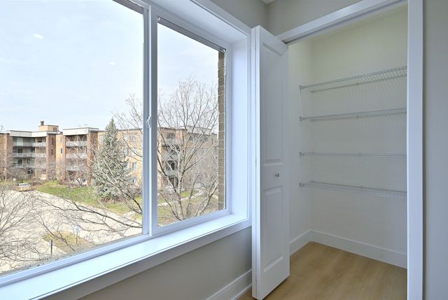 945 E Kenilworth Avenue 312, Palatine, IL 60074