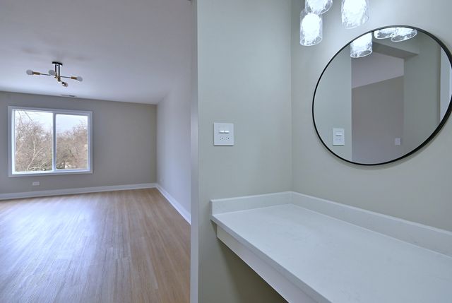 945 E Kenilworth Avenue 312, Palatine, IL 60074