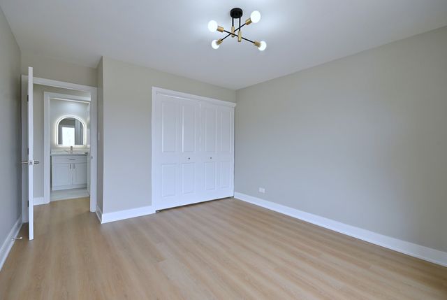 945 E Kenilworth Avenue 312, Palatine, IL 60074