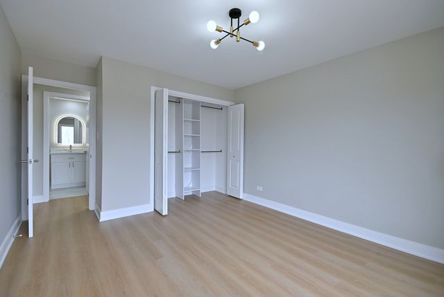 945 E Kenilworth Avenue 312, Palatine, IL 60074