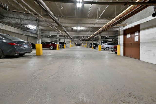 945 E Kenilworth Avenue 312, Palatine, IL 60074