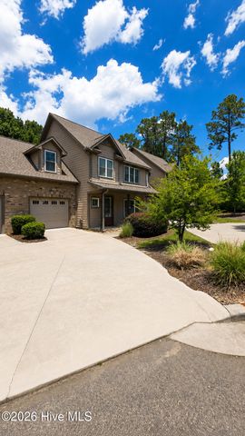 129 Pinebranch Court, Southern Pines, NC 28387