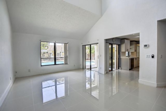 8201 SW 57th Street, Davie, FL 33328