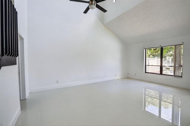 8201 SW 57th Street, Davie, FL 33328