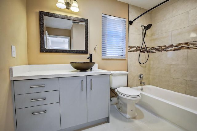 8201 SW 57th Street, Davie, FL 33328