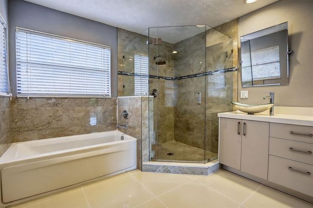 8201 SW 57th Street, Davie, FL 33328