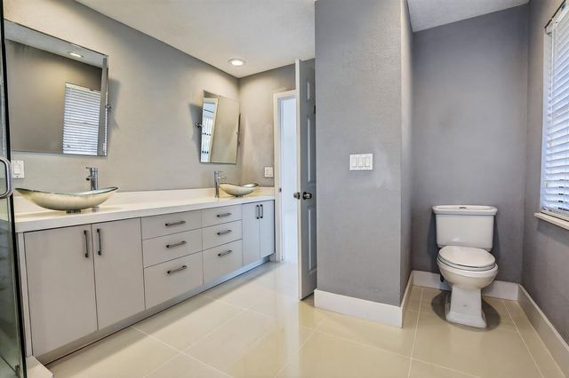 8201 SW 57th Street, Davie, FL 33328