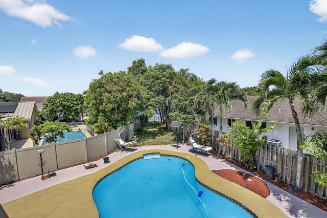 8201 SW 57th Street, Davie, FL 33328