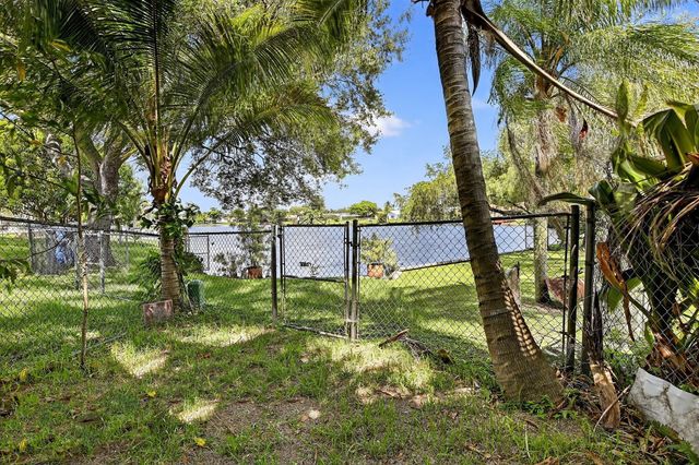 8201 SW 57th Street, Davie, FL 33328