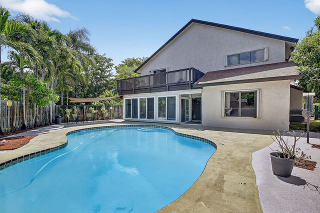 8201 SW 57th Street, Davie, FL 33328