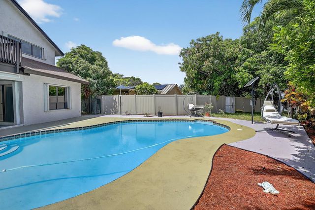 8201 SW 57th Street, Davie, FL 33328