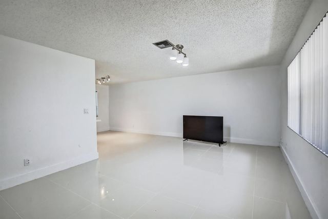 8201 SW 57th Street, Davie, FL 33328