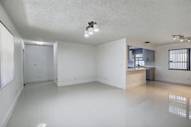 8201 SW 57th Street, Davie, FL 33328