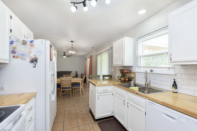 266 E Pine Ridge Drive, Westfield, IN 46074
