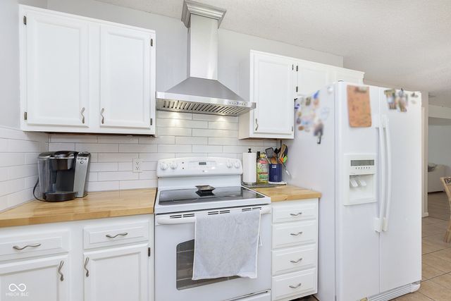 266 E Pine Ridge Drive, Westfield, IN 46074